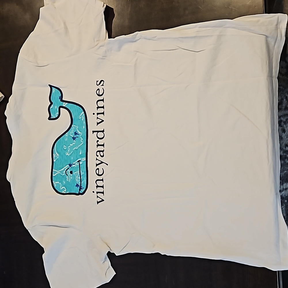 Vineyard Vines Short Tee.